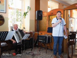 Helmut Schmitzberger und Peter Glück im GH Timo am 04. Mai 2024